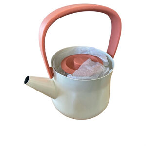 BergHOFF Teapot with Strainer White Pink 1 Liter NWT